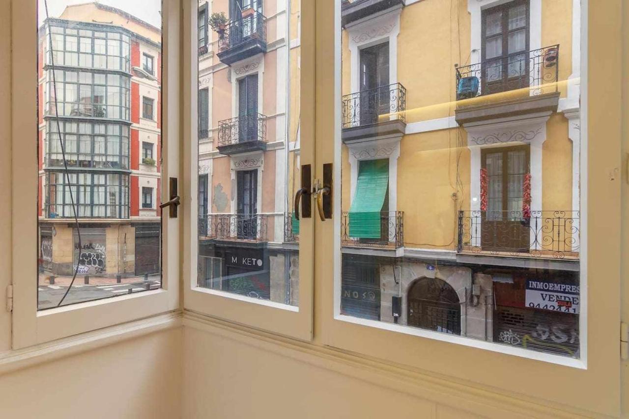 Vivienda Turistica Estilosa En La Zona Vieja Bilbau Exterior foto